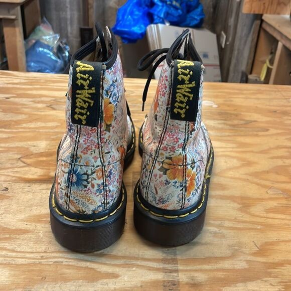 Dr Martens White Meadow Floral Boots in a size 8 - Picture 9 of 16
